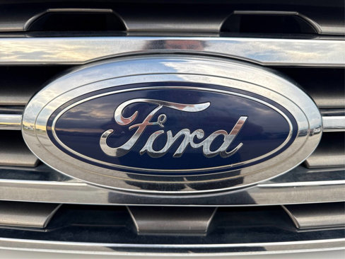 Used 2018 Ford Expedition XLT image 30