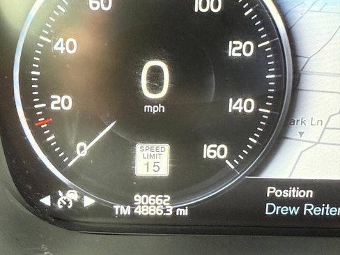 Used 2021 Volvo XC60 T5 Momentum w/ Advanced Package image 21