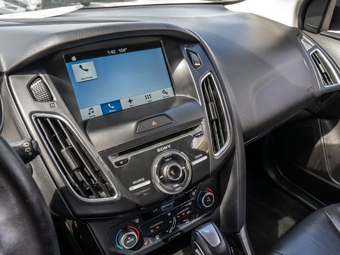 Used 2017 Ford Focus Titanium w/ Titanium Technology Package image 28