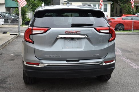 Used 2024 GMC Terrain SLT image 6