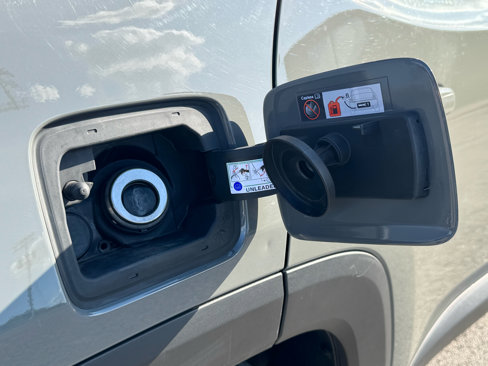 Used 2021 Jeep Renegade Latitude w/ Luxury Group I image 24