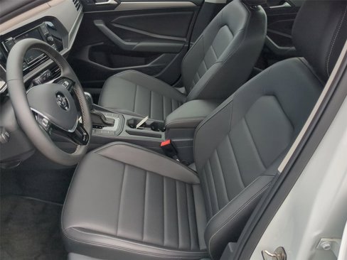 Used 2021 Volkswagen Jetta SE image 12