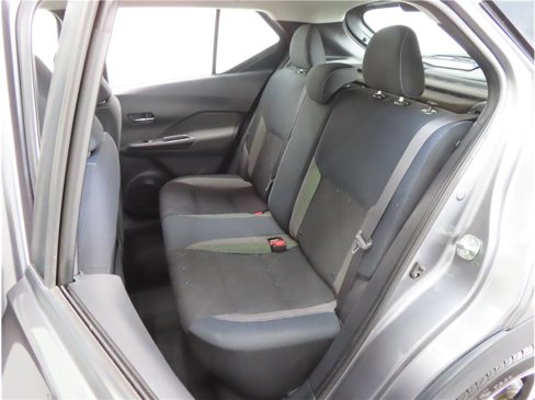 Used 2018 Nissan Kicks SV image 16