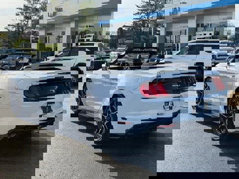 Used 2022 Ford Mustang Premium image 3