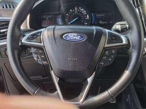 Used 2024 Ford Edge Titanium image 18
