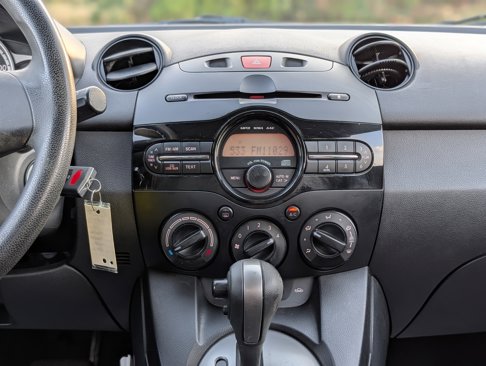 Used 2014 MAZDA MAZDA2 Sport image 14