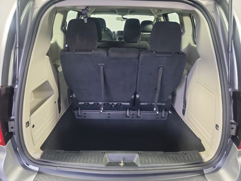 Used 2016 Dodge Grand Caravan American Value Package image 8