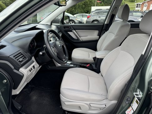 Used 2015 Subaru Forester 2.5i w/ Alloy Wheel Package image 9