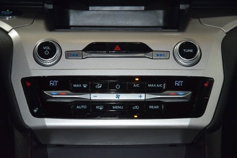 Used 2021 Ford Explorer XLT w/ Equipment Group 202A image 32