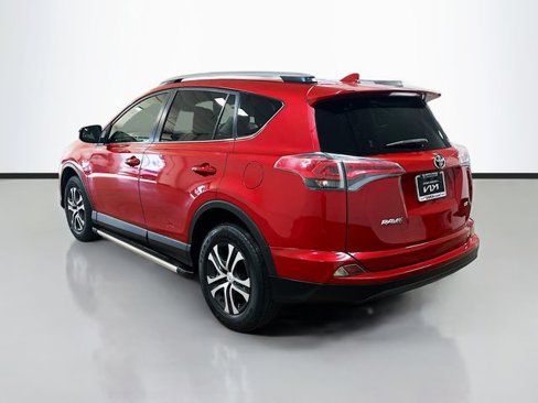 Used 2017 Toyota RAV4 LE image 5