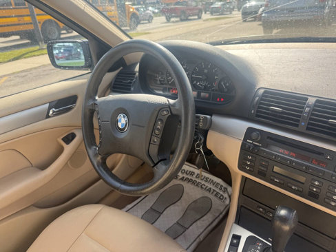 Used 2004 BMW 325xi Sedan image 15