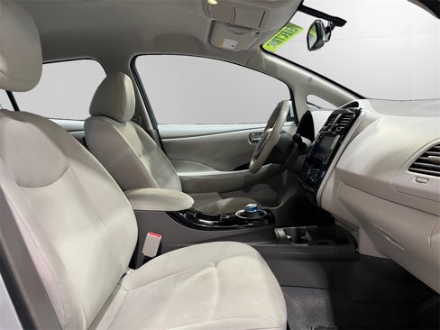 Used 2017 Nissan Leaf SV image 15