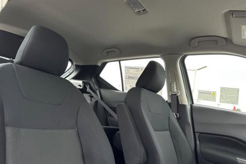 New 2025 Nissan Kicks Play S image 18