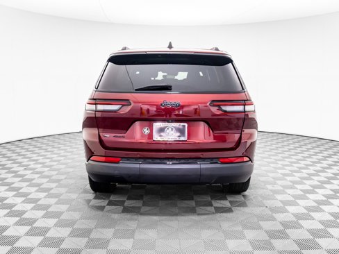Used 2022 Jeep Grand Cherokee L Laredo image 4