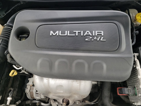 Used 2015 Chrysler 200 C image 30