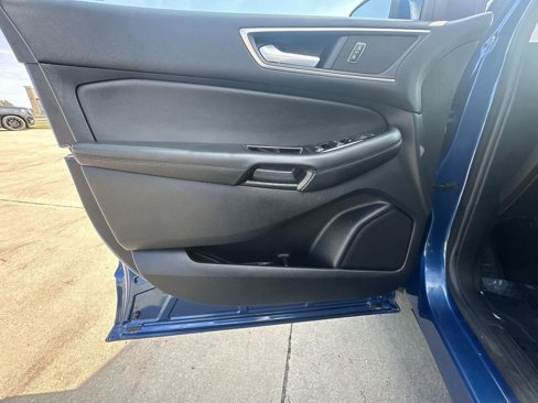 Used 2020 Ford Edge SEL image 21