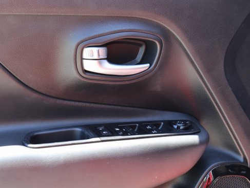 Used 2020 Jeep Renegade Altitude image 21