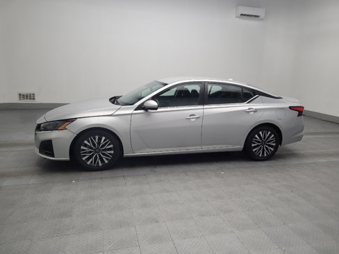 Used 2023 Nissan Altima 2.5 SV image 2