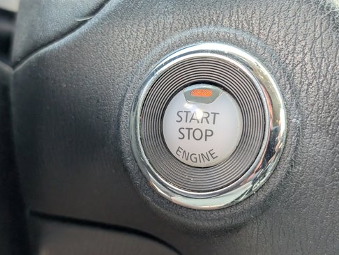 Used 2020 Nissan Pathfinder SV image 10