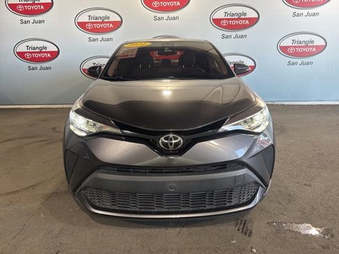 Used 2022 Toyota C-HR XLE image 2