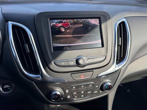 Used 2021 Chevrolet Equinox LT image 21