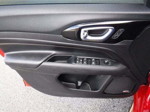 Used 2022 Jeep Compass Limited w/ (RED) Package image 18