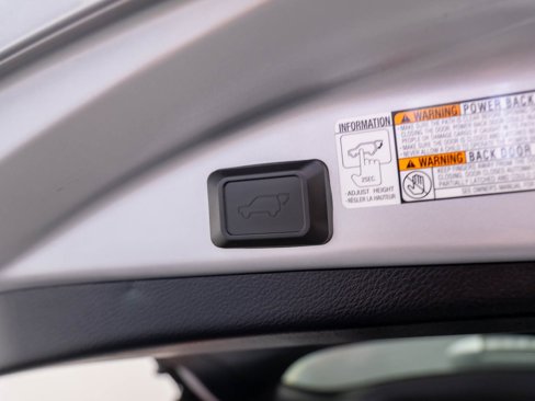 Used 2016 Toyota RAV4 SE image 28