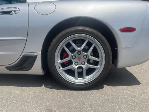 Used 2002 Chevrolet Corvette Z06 w/ Memory Pkg image 11