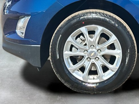 Used 2020 Chevrolet Equinox LT w/ Driver Convenience Package image 19