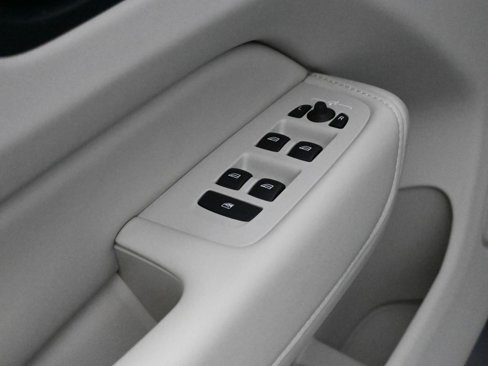 New 2025 Volvo XC60 B5 Core image 11