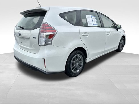 Used 2017 Toyota Prius V Three image 7