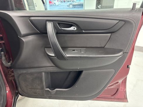 Used 2017 Chevrolet Traverse LT w/ Style and Technology Package image 24