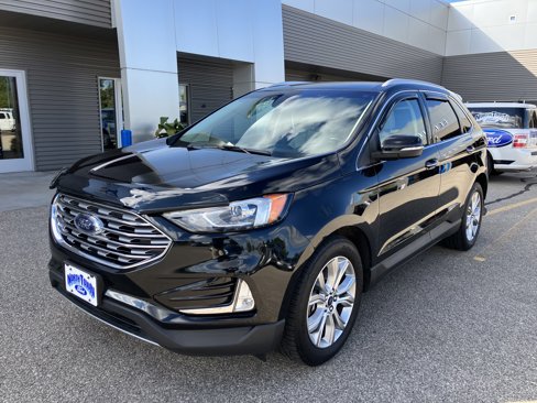 Used 2019 Ford Edge Titanium image 2