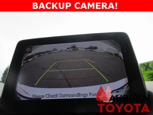 Used 2019 Toyota Yaris L image 16