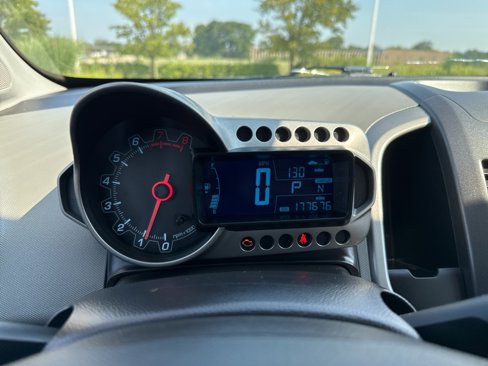 Used 2015 Chevrolet Sonic LT image 10
