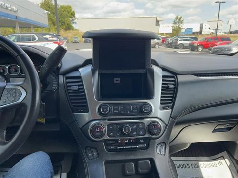 Used 2018 Chevrolet Suburban LT image 29