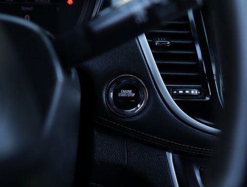 Used 2019 Chevrolet Trax LT w/ LT Convenience Package image 16