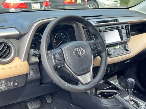 Used 2018 Toyota RAV4 XLE image 14