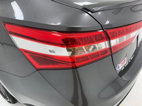 Used 2015 Toyota Avalon XLE Premium image 36