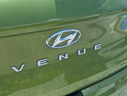 Used 2024 Hyundai Venue SE image 10