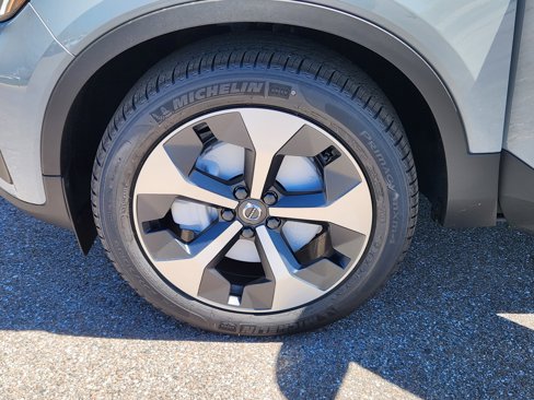 New 2025 Volvo XC40 B5 Core w/ Climate Package image 35