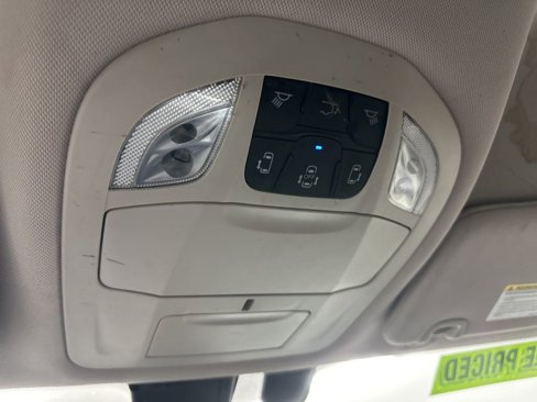 Used 2020 Chrysler Pacifica Touring-L image 40