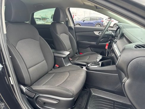Used 2022 Kia Forte LXS w/ LXS Technology Package image 11