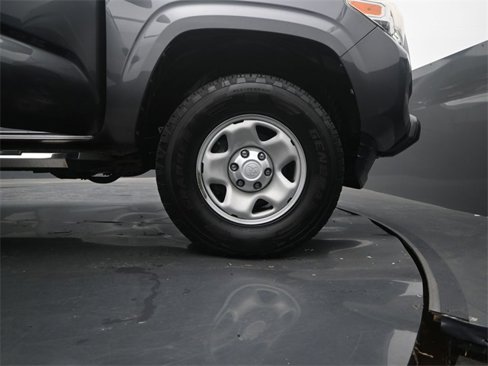 Used 2018 Toyota Tacoma SR image 16