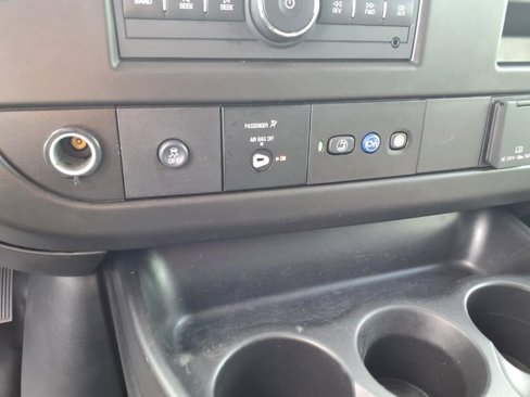 Used 2021 Chevrolet Express 3500 w/ Driver Convenience Package image 33
