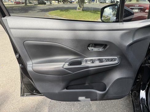 New 2025 Nissan Versa SR w/ Trunk Package image 10