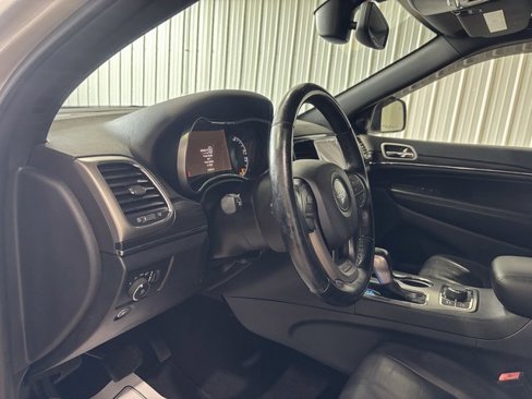 Used 2020 Jeep Grand Cherokee Limited image 16