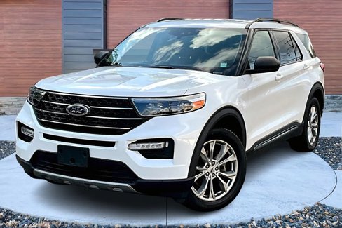 Used 2021 Ford Explorer XLT w/ Equipment Group 202A image 12