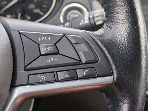 Used 2020 Nissan Rogue SV image 15