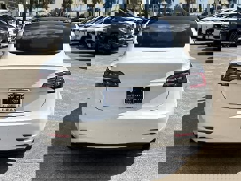Used 2021 Tesla Model 3 Standard Range Plus image 4